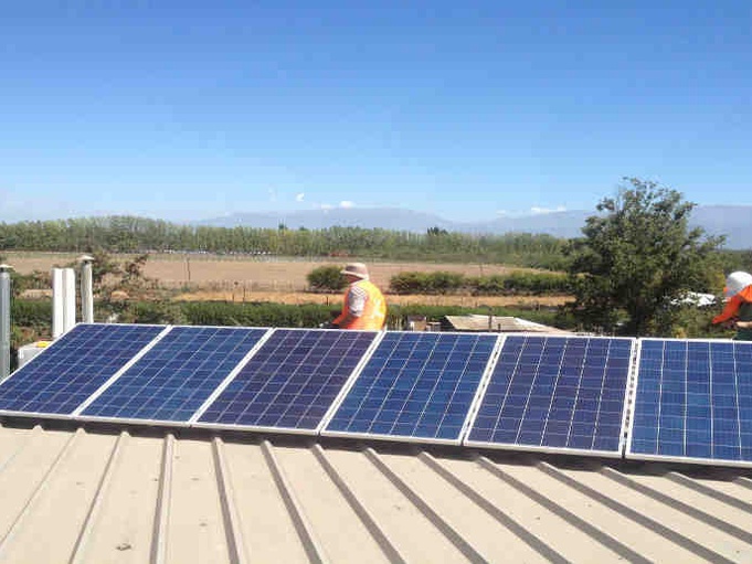 PuntoSolar-paneles-solares-fotovoltaicos-sistema-solar-aislado-MOP.jpg